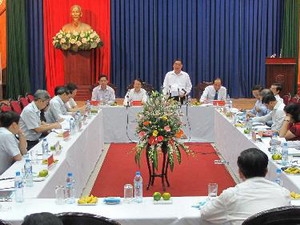 ຄະນະປະຕິບັດງານຂອງຄະນະເລຂາລົງຢ້ຽມຢາມ ແລະ ເຮັດວຽກຢູ່ແຂວງຮ່ານາມ